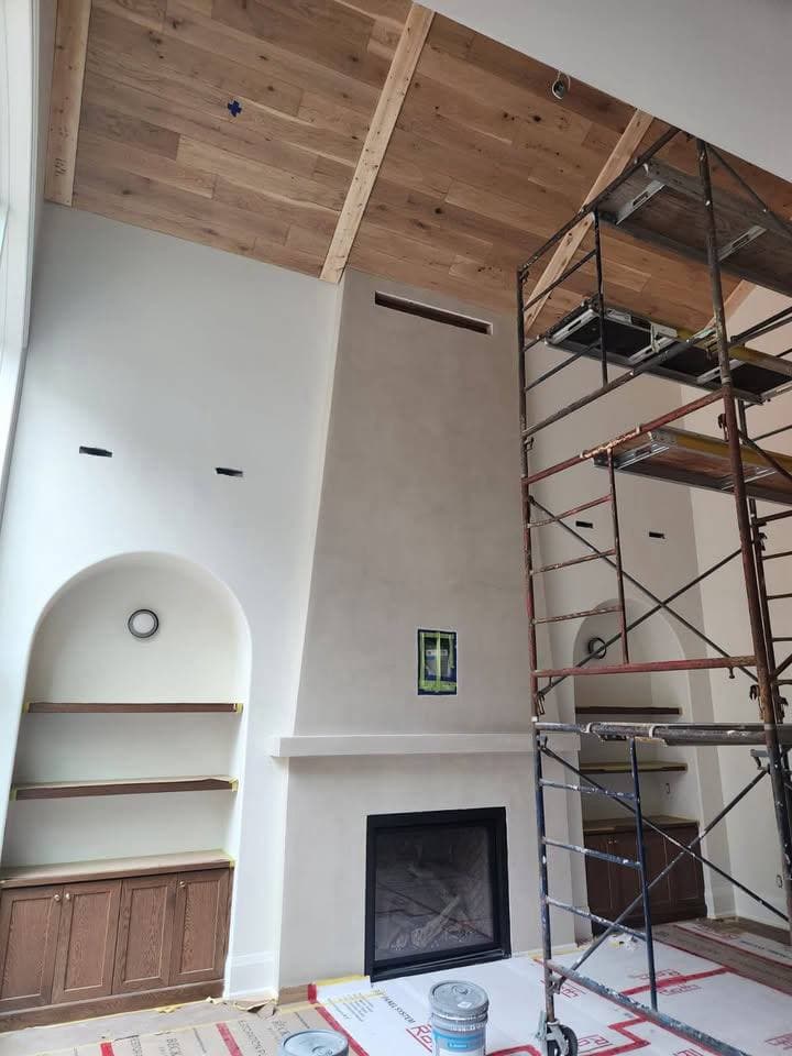 Lime plaster finish on a seamless wall