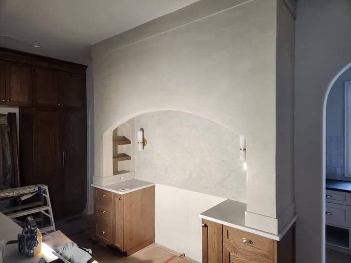 Microcement surface in a contemporary interior